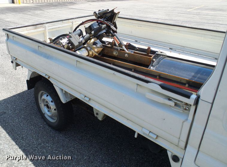 image for item DG1951 2002 Suzuki  mini truck