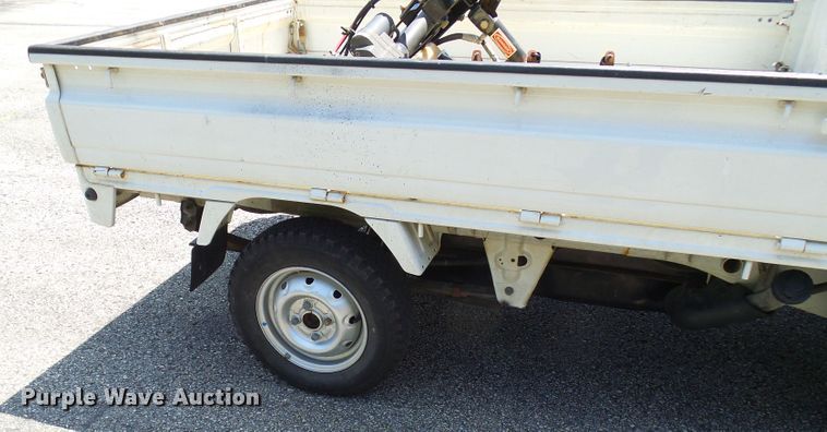 image for item DG1951 2002 Suzuki  mini truck