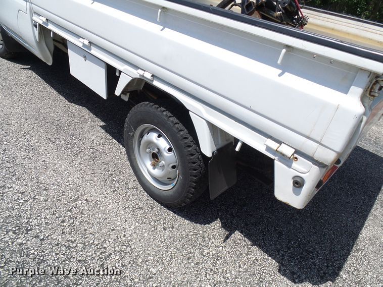 image for item DG1951 2002 Suzuki  mini truck