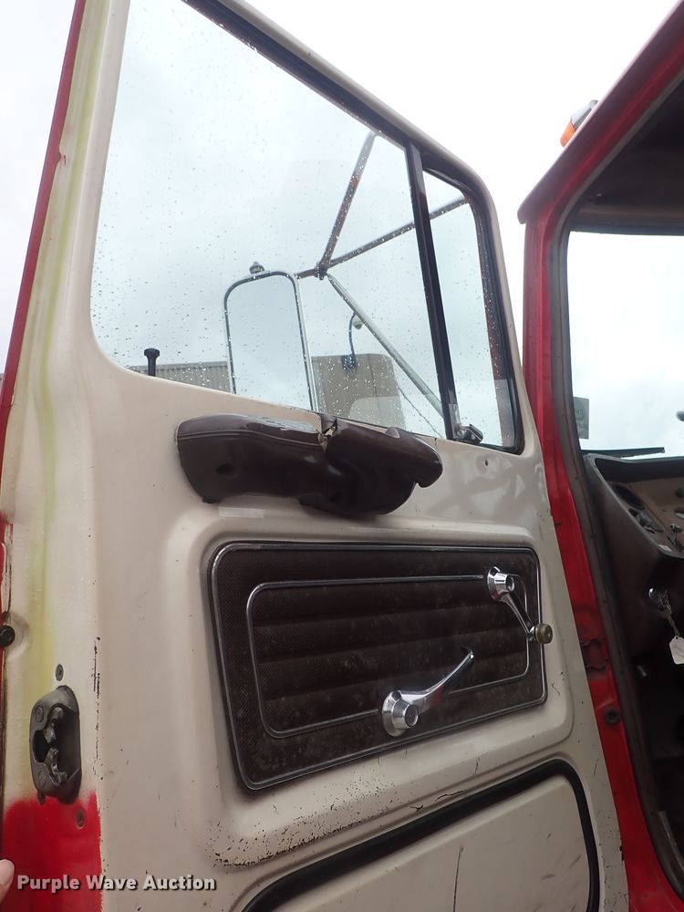 image for item DG2372 1978 Ford L8000  fire truck