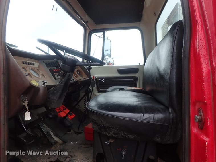 image for item DG2372 1978 Ford L8000  fire truck