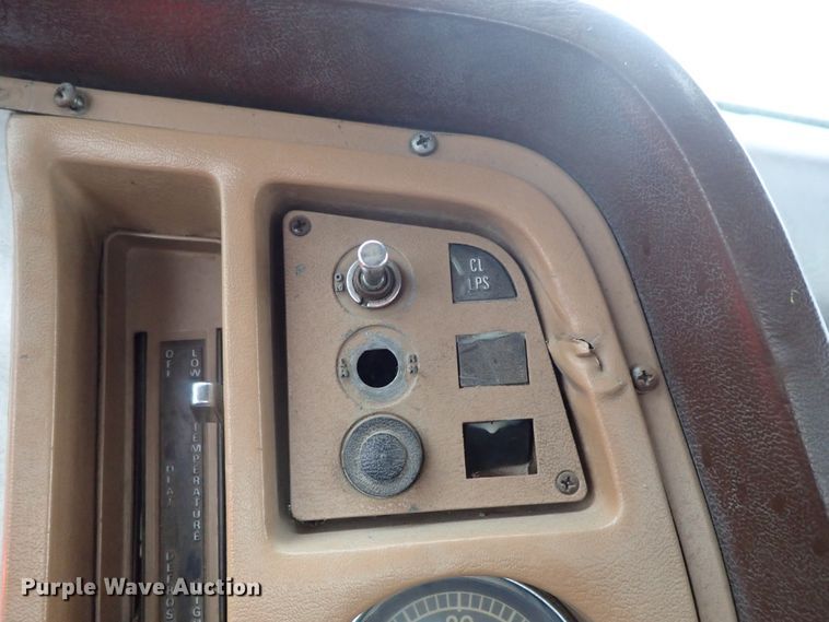 image for item DG2372 1978 Ford L8000  fire truck