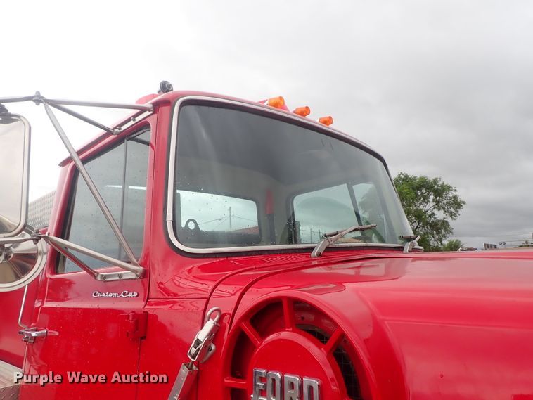 image for item DG2372 1978 Ford L8000  fire truck