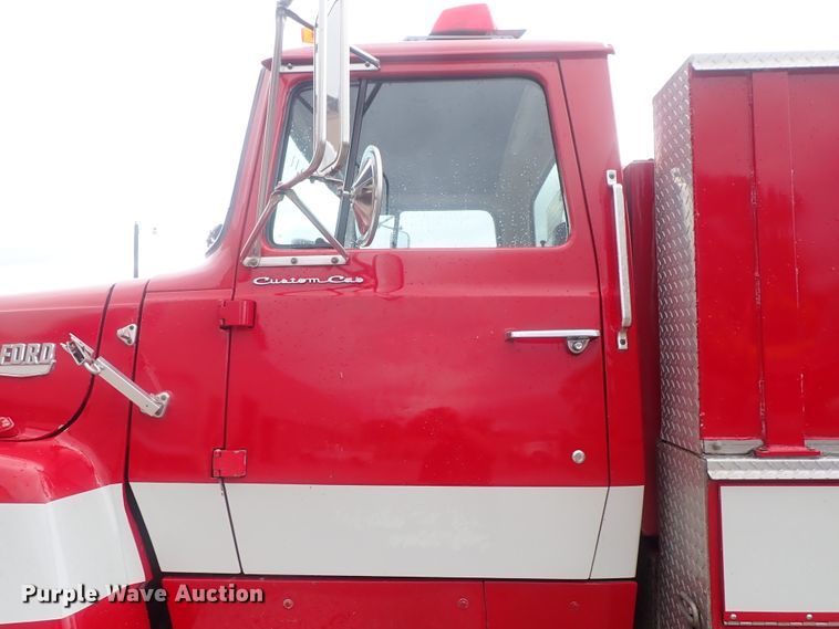 image for item DG2372 1978 Ford L8000  fire truck