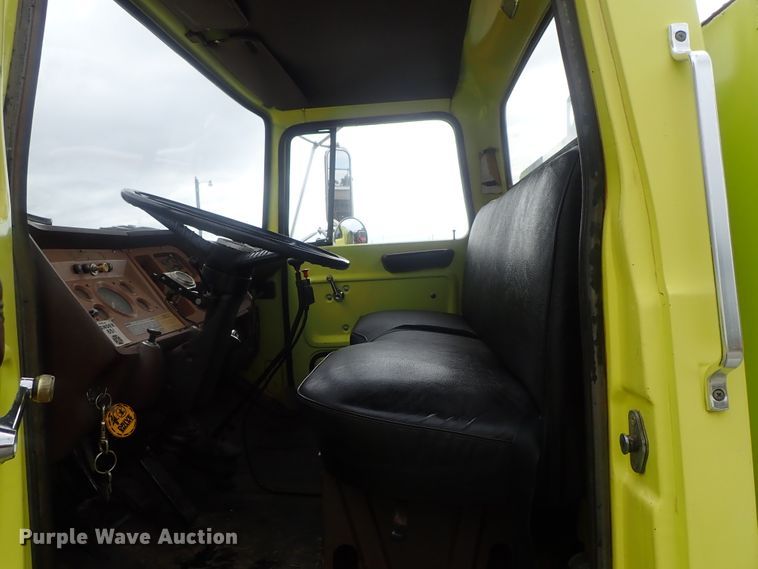 image for item DG2374 1978 Ford L8000  fire truck