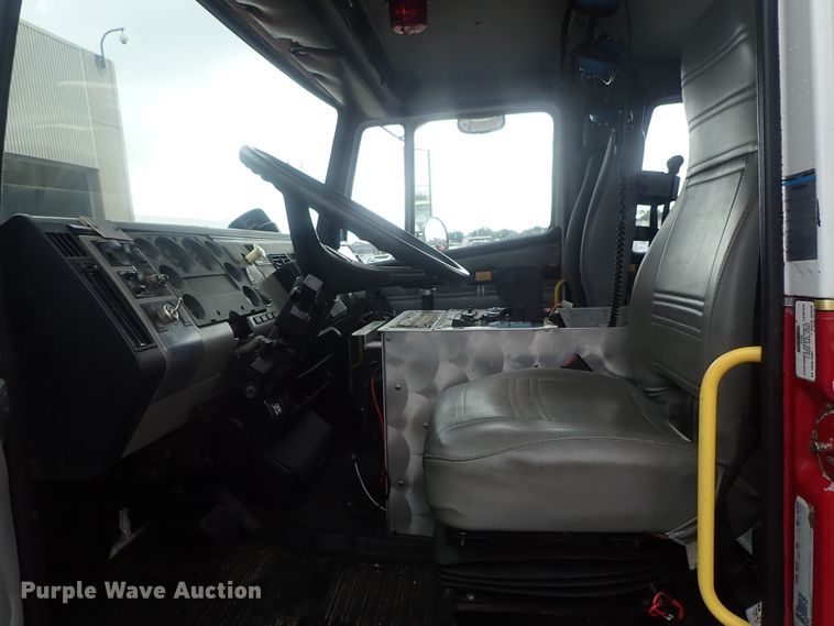 image for item DG2375 1999 Freightliner FL80  fire truck