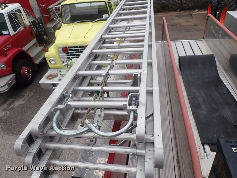 image for item DG2375 1999 Freightliner FL80  fire truck