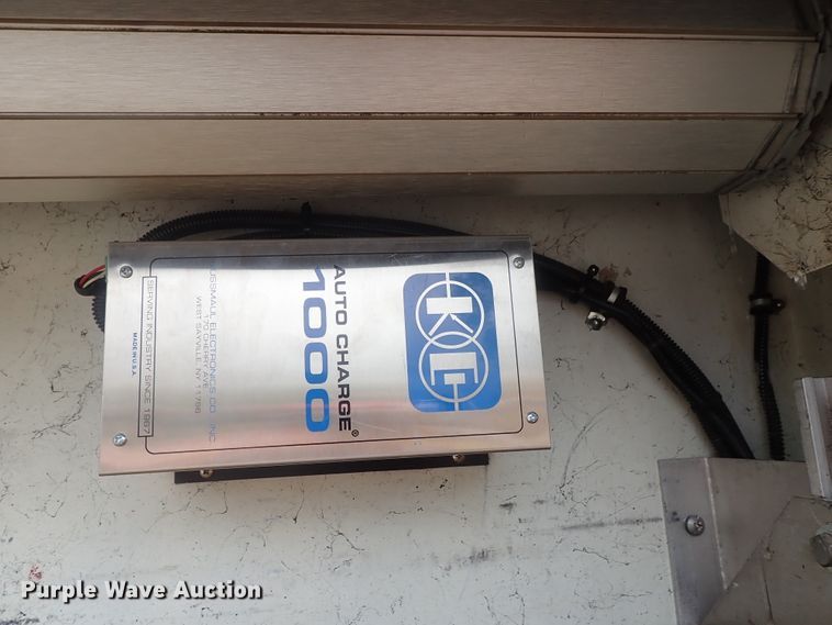 image for item DG2375 1999 Freightliner FL80  fire truck