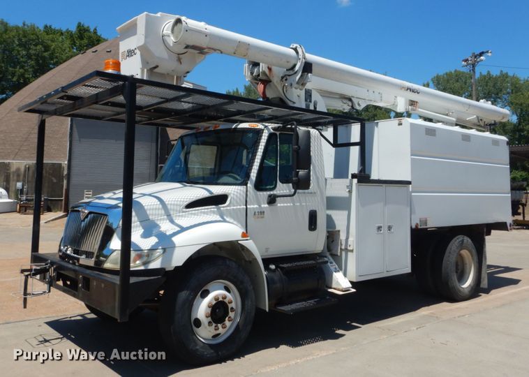 image for item DH5121 2007 International 4300  forestry bucket truck