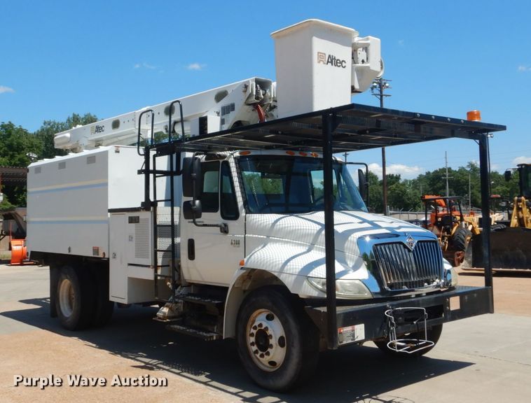 image for item DH5121 2007 International 4300  forestry bucket truck