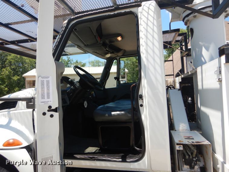 image for item DH5121 2007 International 4300  forestry bucket truck