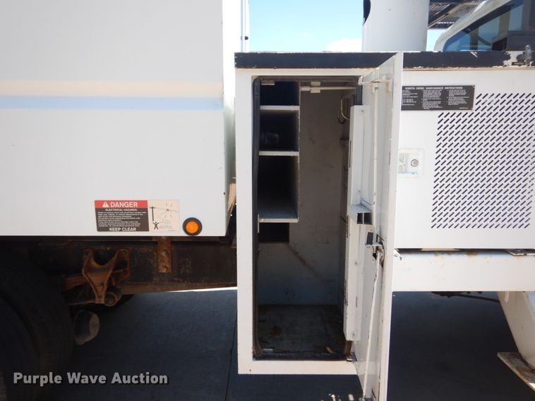 image for item DH5121 2007 International 4300  forestry bucket truck