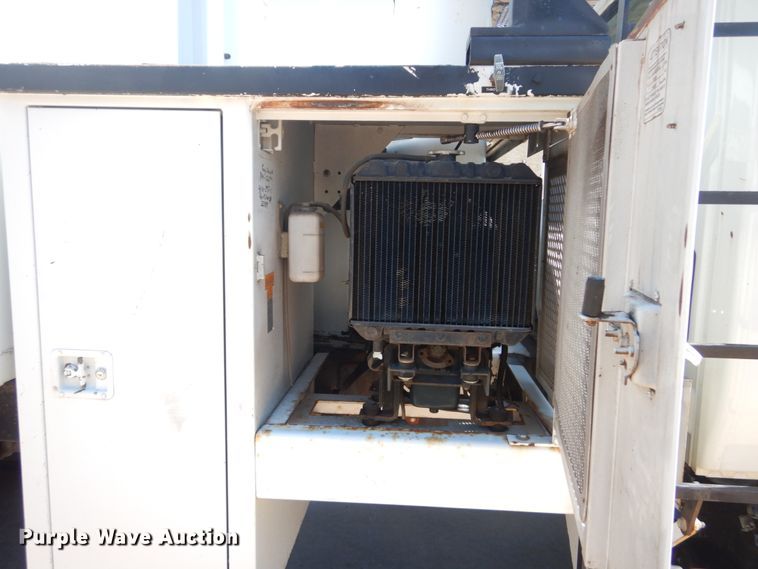 image for item DH5121 2007 International 4300  forestry bucket truck