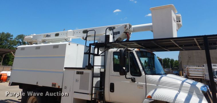 image for item DH5121 2007 International 4300  forestry bucket truck