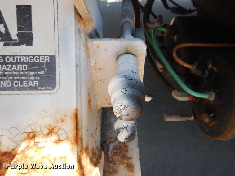 image for item DH5121 2007 International 4300  forestry bucket truck