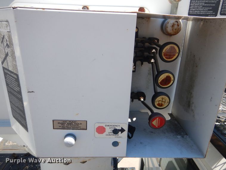 image for item DH5121 2007 International 4300  forestry bucket truck