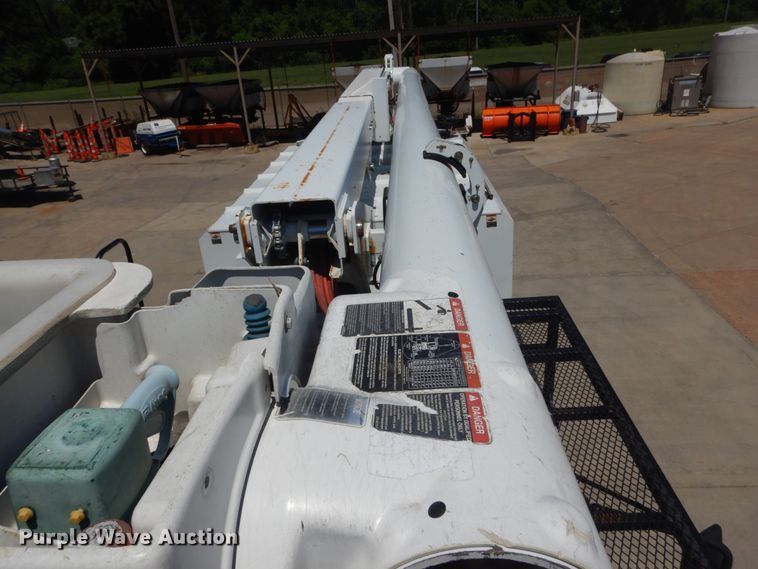 image for item DH5121 2007 International 4300  forestry bucket truck