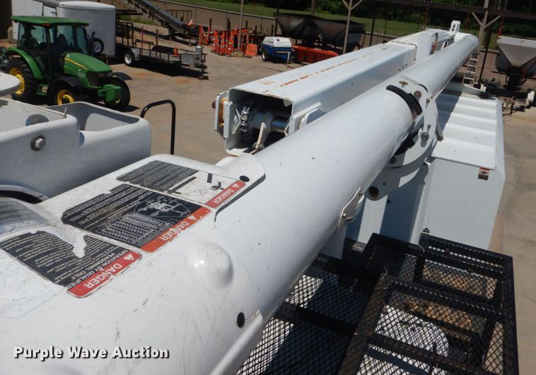 image for item DH5121 2007 International 4300  forestry bucket truck