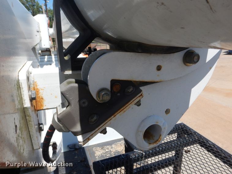 image for item DH5121 2007 International 4300  forestry bucket truck