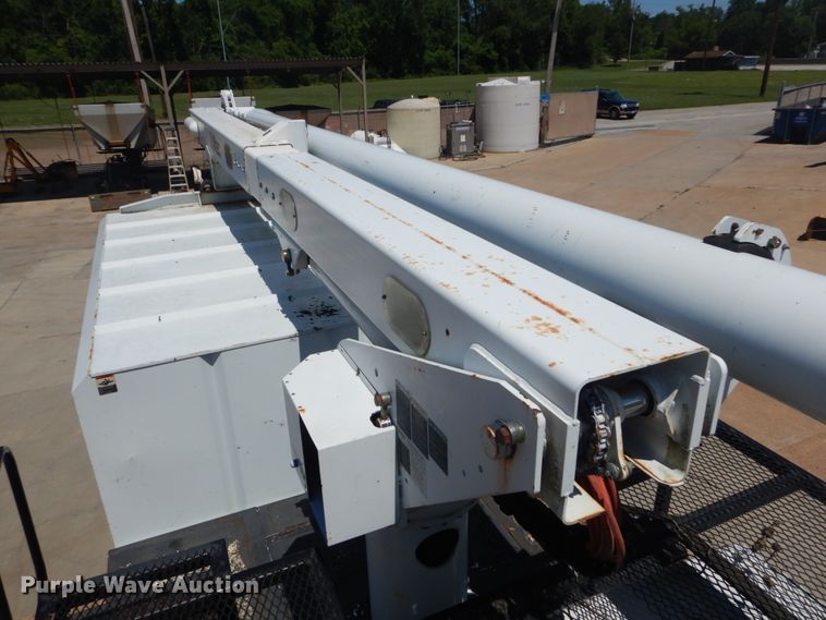 image for item DH5121 2007 International 4300  forestry bucket truck