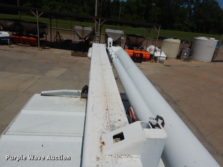 image for item DH5121 2007 International 4300  forestry bucket truck