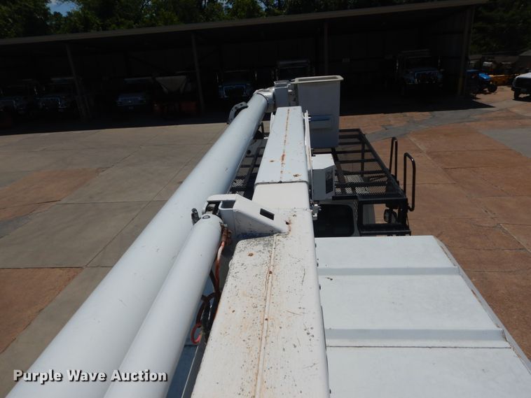 image for item DH5121 2007 International 4300  forestry bucket truck