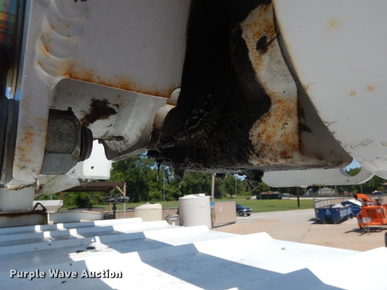 image for item DH5121 2007 International 4300  forestry bucket truck