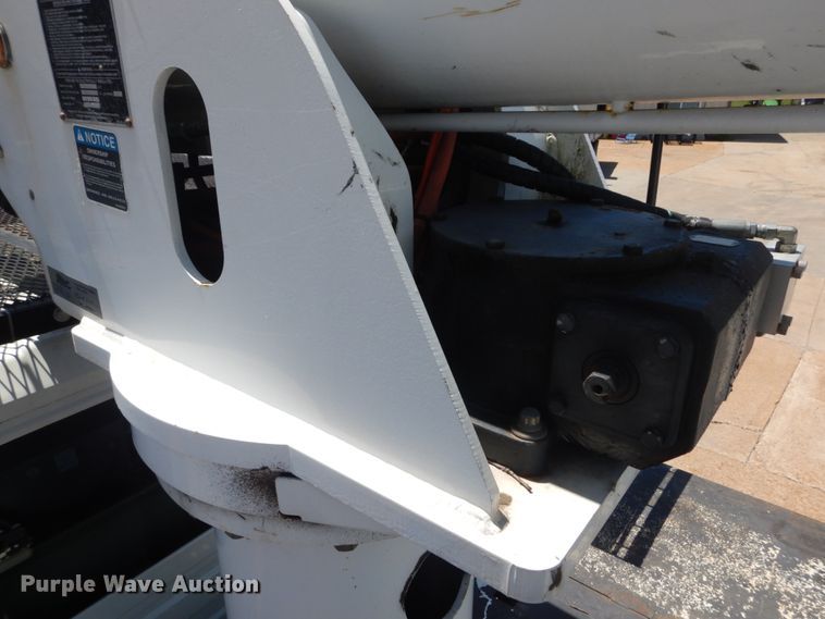 image for item DH5121 2007 International 4300  forestry bucket truck