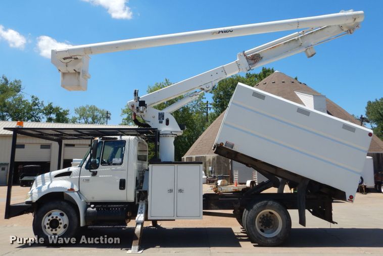 image for item DH5121 2007 International 4300  forestry bucket truck