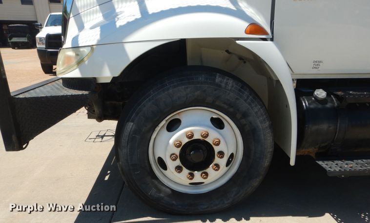 image for item DH5121 2007 International 4300  forestry bucket truck