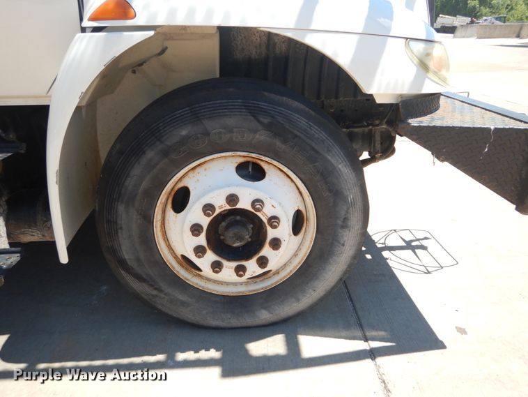 image for item DH5121 2007 International 4300  forestry bucket truck