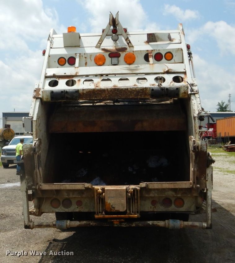 image for item DH5134 2005 Sterling Acterra  refuse truck