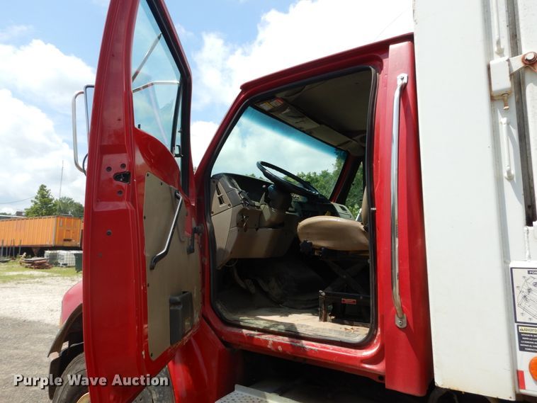 image for item DH5134 2005 Sterling Acterra  refuse truck