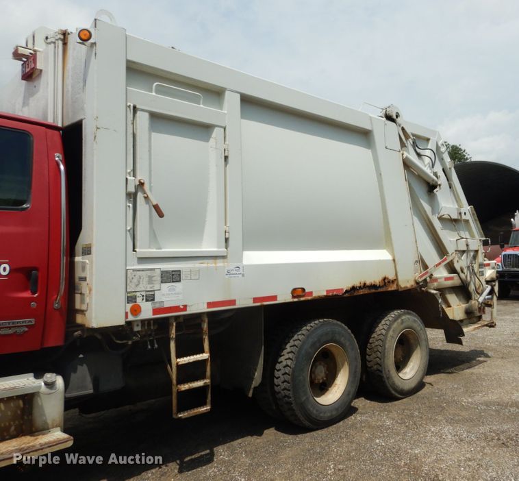 image for item DH5134 2005 Sterling Acterra  refuse truck