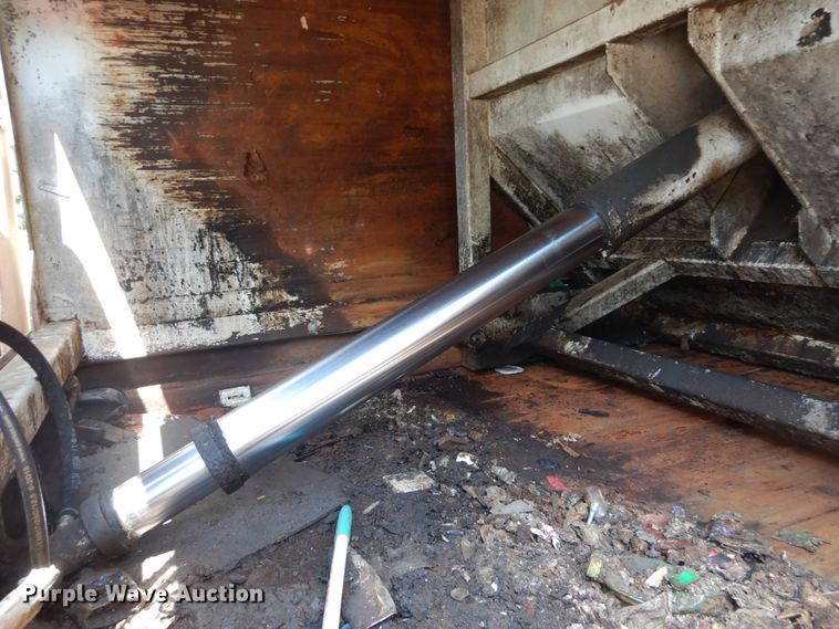 image for item DH5134 2005 Sterling Acterra  refuse truck