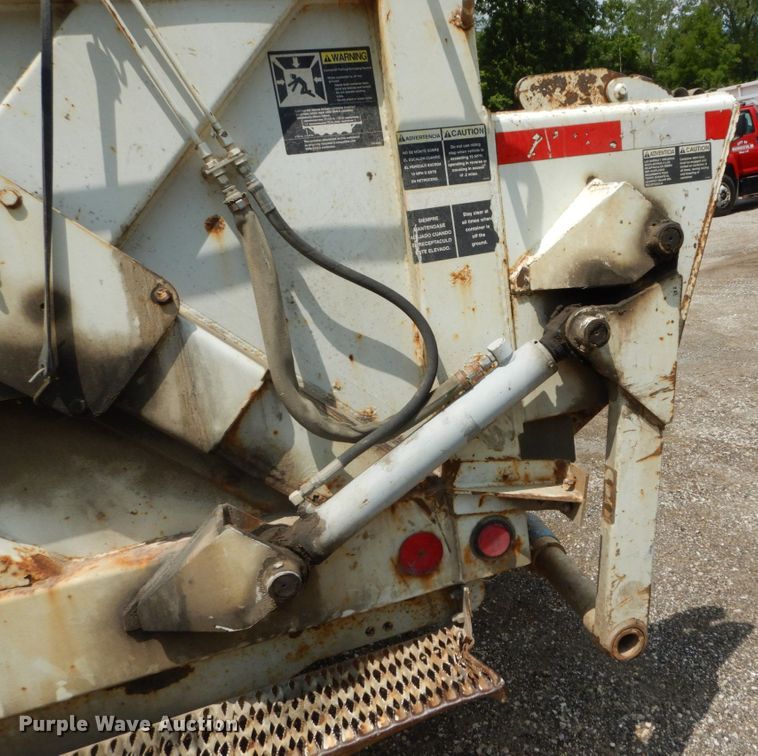 image for item DH5134 2005 Sterling Acterra  refuse truck