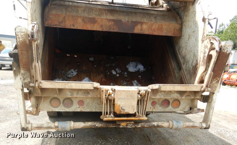 image for item DH5134 2005 Sterling Acterra  refuse truck