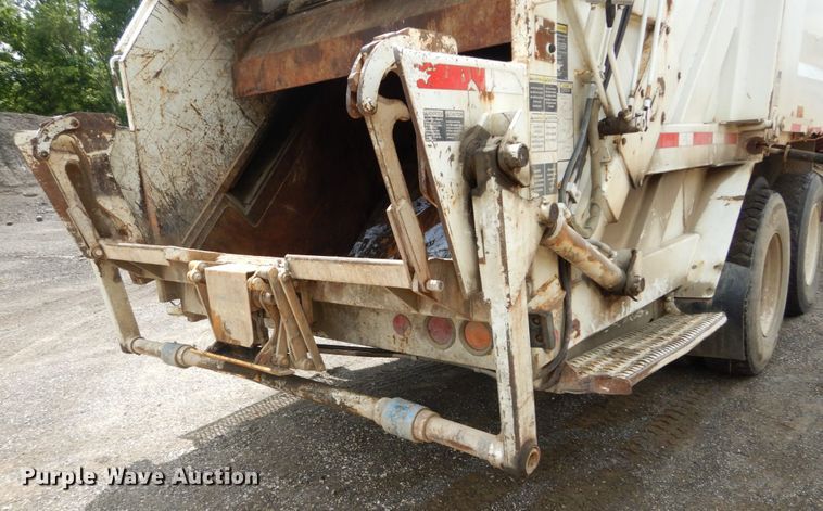image for item DH5134 2005 Sterling Acterra  refuse truck