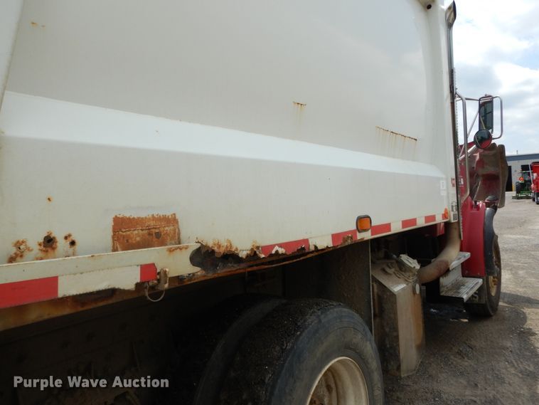 image for item DH5134 2005 Sterling Acterra  refuse truck