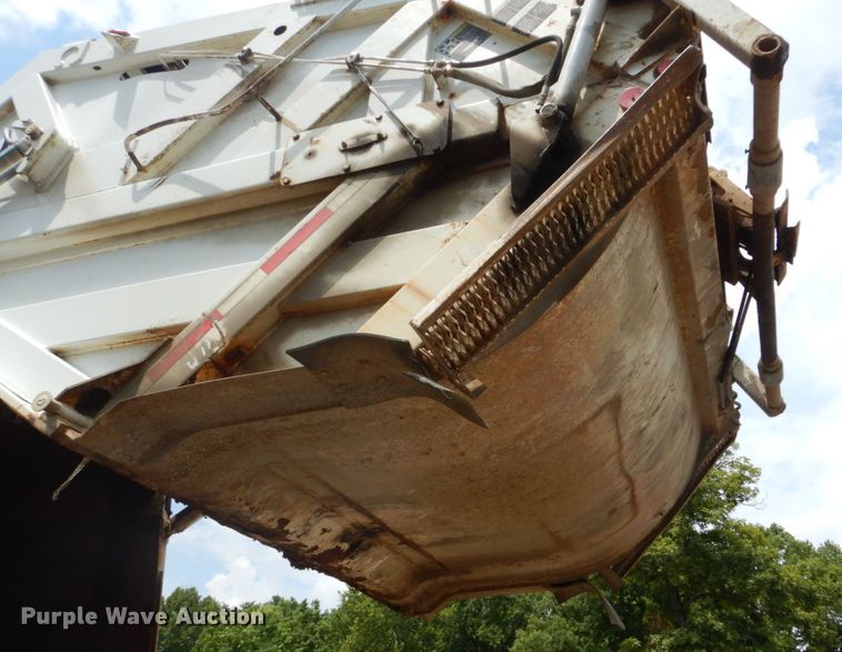 image for item DH5134 2005 Sterling Acterra  refuse truck