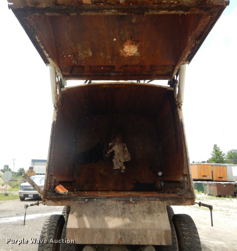 image for item DH5134 2005 Sterling Acterra  refuse truck