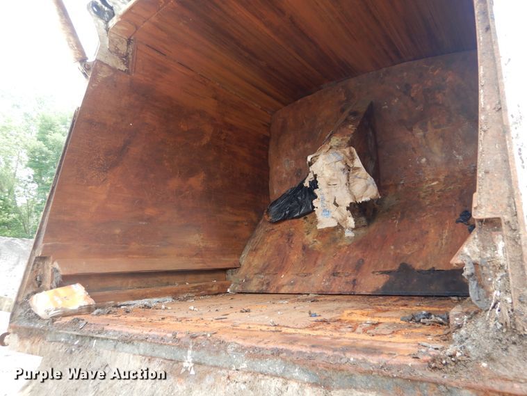 image for item DH5134 2005 Sterling Acterra  refuse truck