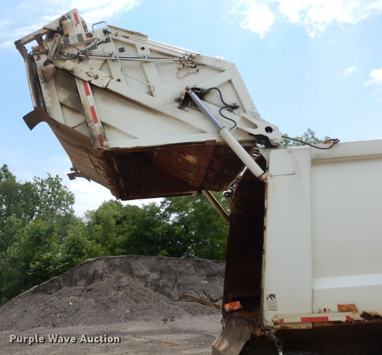 image for item DH5134 2005 Sterling Acterra  refuse truck