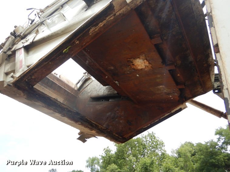 image for item DH5134 2005 Sterling Acterra  refuse truck