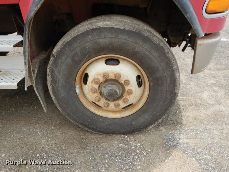 image for item DH5134 2005 Sterling Acterra  refuse truck