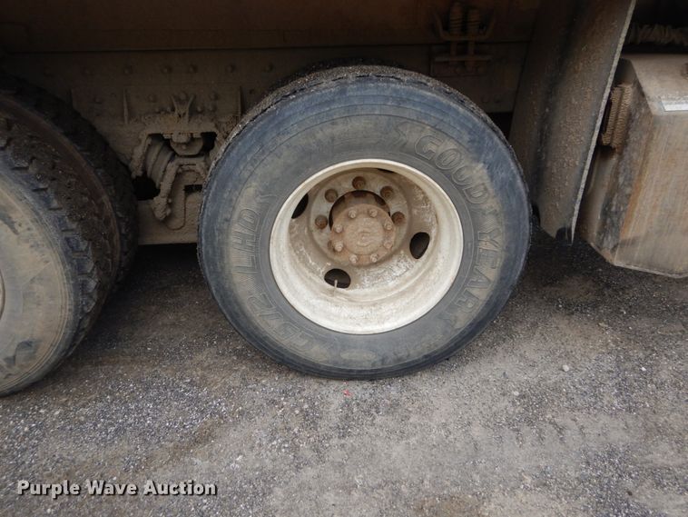 image for item DH5134 2005 Sterling Acterra  refuse truck