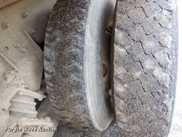 image for item DH5134 2005 Sterling Acterra  refuse truck