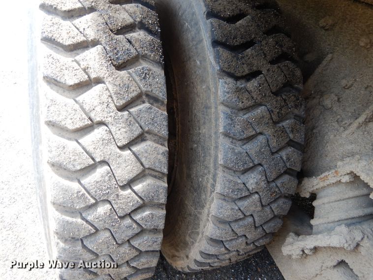 image for item DH5134 2005 Sterling Acterra  refuse truck