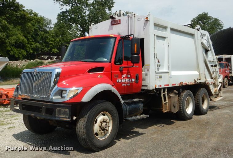 image for item DH5135 2006 International 7400  refuse truck