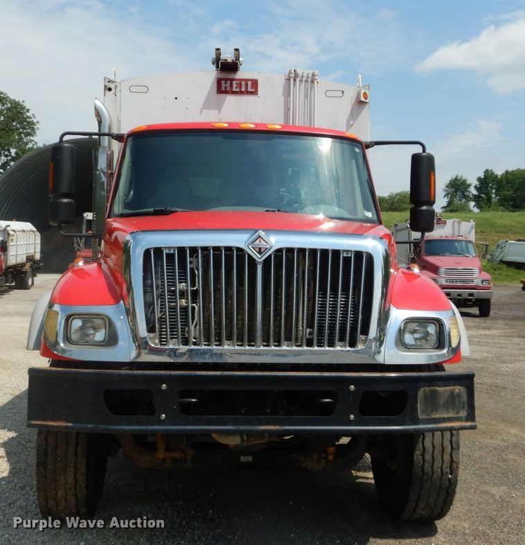 image for item DH5135 2006 International 7400  refuse truck